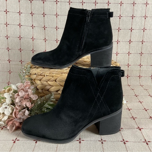 Zodiac “Larsen” Black Suede Ankle Boots Sz 6 Arch Support Comfy Booties NWOB - Picture 3 of 9